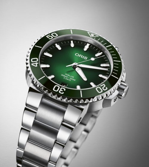 01 400 7769 4157 07 8 22 09peb oris aquis date calibre 400