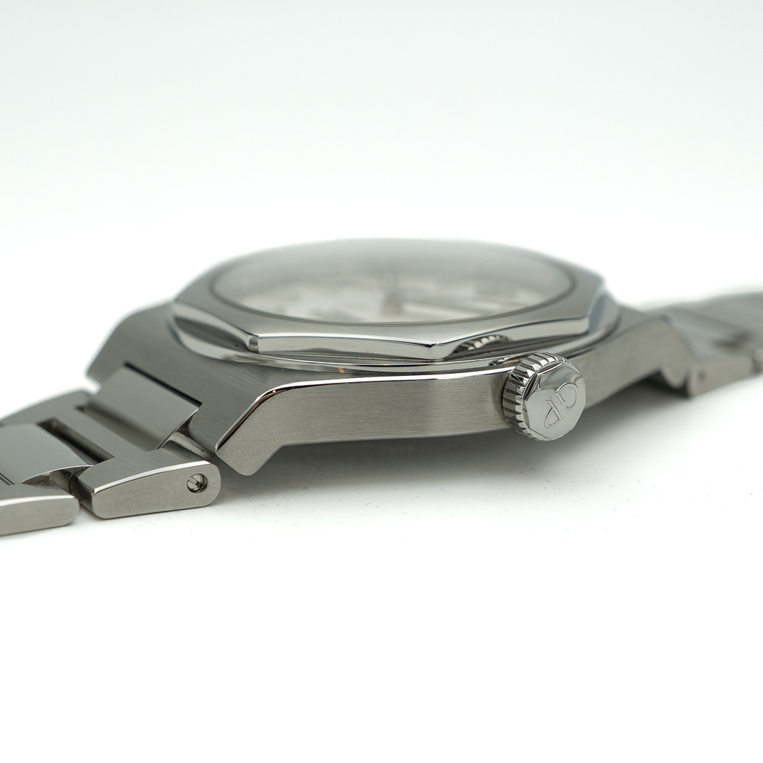 Girard Perregaux Laureato - 2025 - 42mm