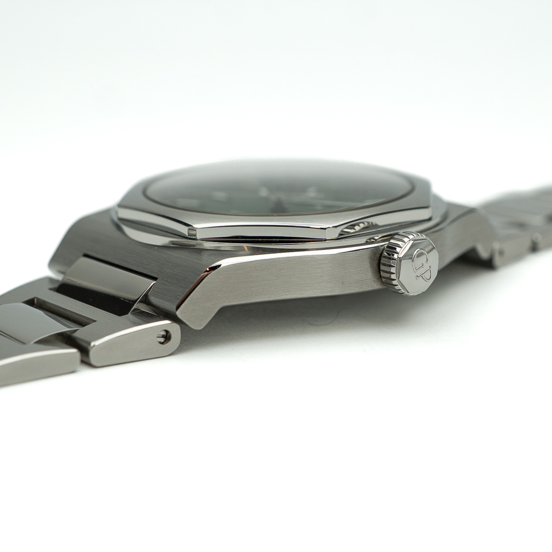 Girard Perregaux Laureato - 2025 - 42mm