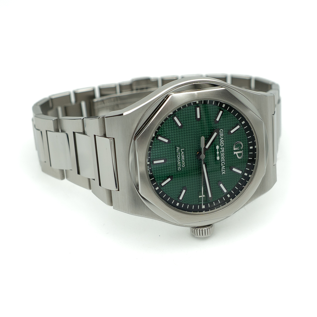 Girard Perregaux Laureato - 2025 - 42mm