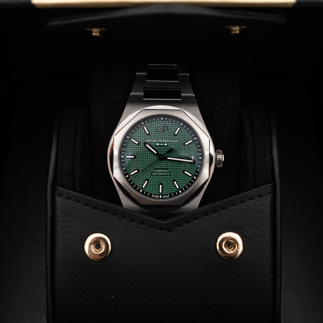 Girard Perregaux Laureato - 2025 - 42mm