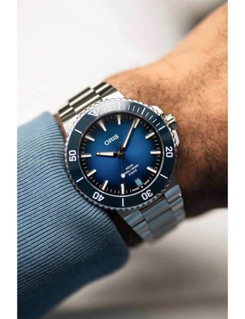 ORIS Aquis Date 43,5 Caliber 400 Blå